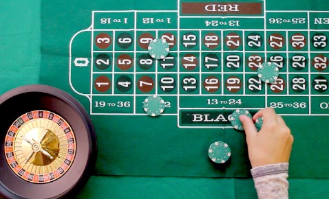Solved In a corner bet in roulette, you bet on four numbers